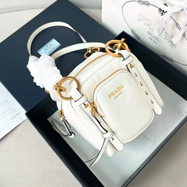 入手困難【プラダ】Dangle レザー トップハンドル ミニバッグ 1BB1372CYR
